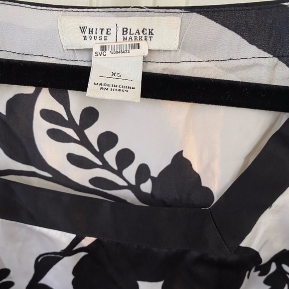 White House Black Market Silk Top, SZ XS - Picture 2 of 3